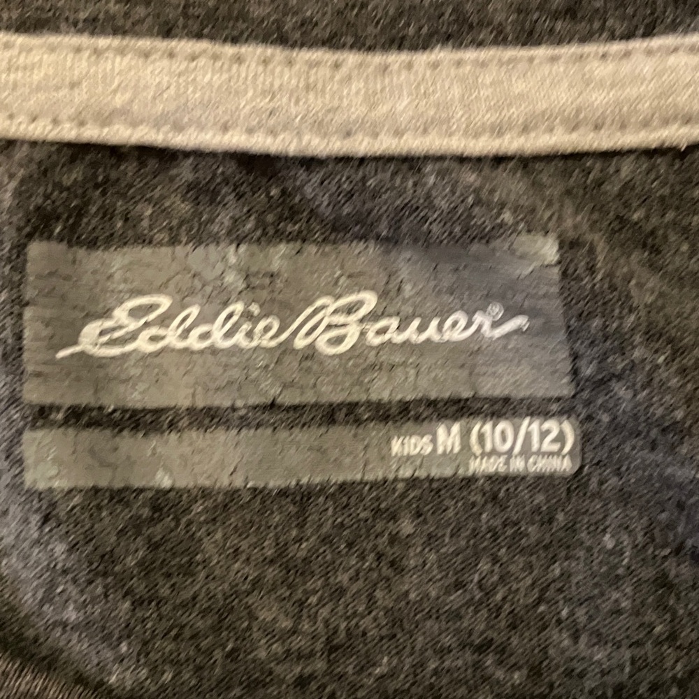 Eddie Bauer grey lead the pack wolf graphic tee shirt size m 10/12 boys - Picture 3 of 5